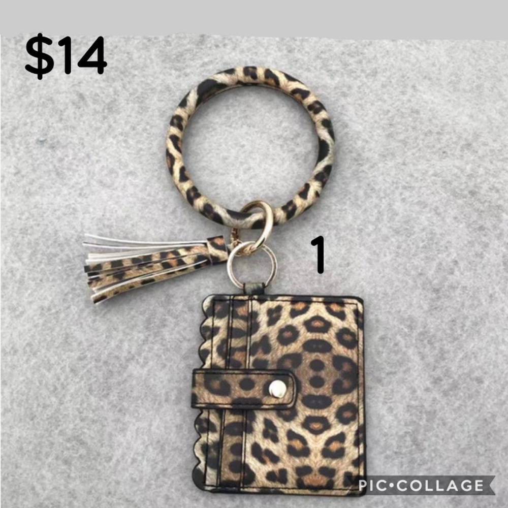 Scalloped card holder bangle